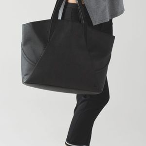 Iululemon tote bag